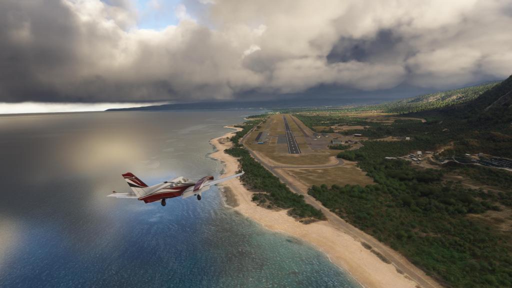 Flight Journal: Touring scenic Hawaii in the Black Square Duke!